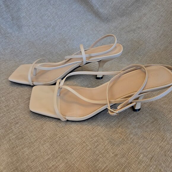 Women's Nude Thong Sandals with Ankle Strap, Size 10 - Picture 3 of 7